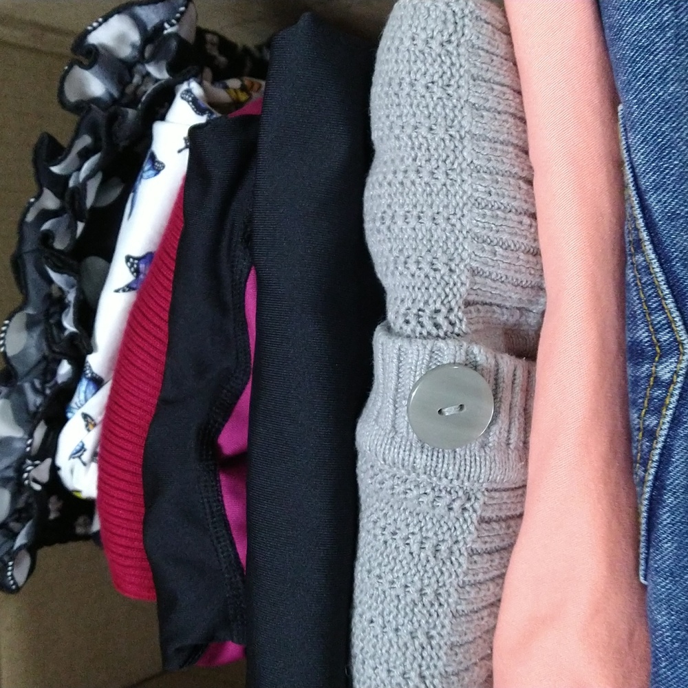Women Junior Size S Tops Bottoms Sweaters Bundle Lot #1019